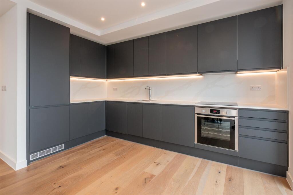 Apartment in Manchester, City Centre - View 4