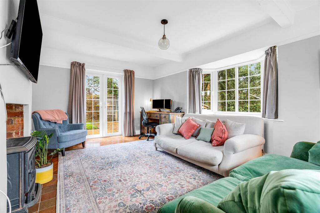 Additional image 10 of Youngs Rise, Welwyn Garden City