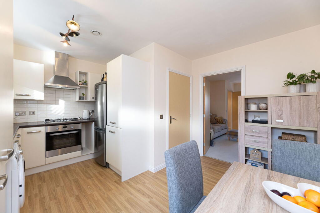Wren Close, St. Ives, PE27 5DW photo 3