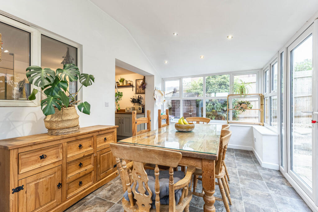 House in Wakefield, Alverthorpe - View 2