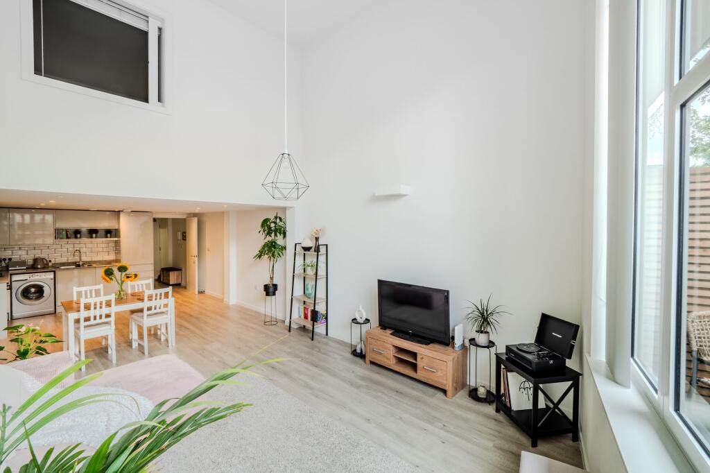 Apartment in Bristol - More
