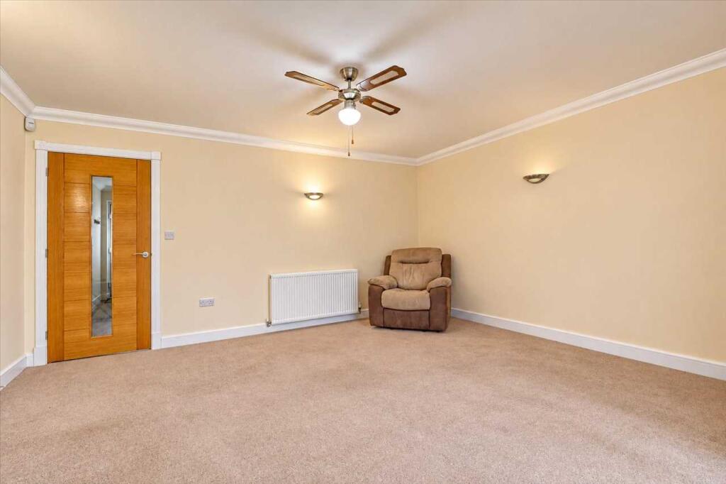 House in Great Clacton - More