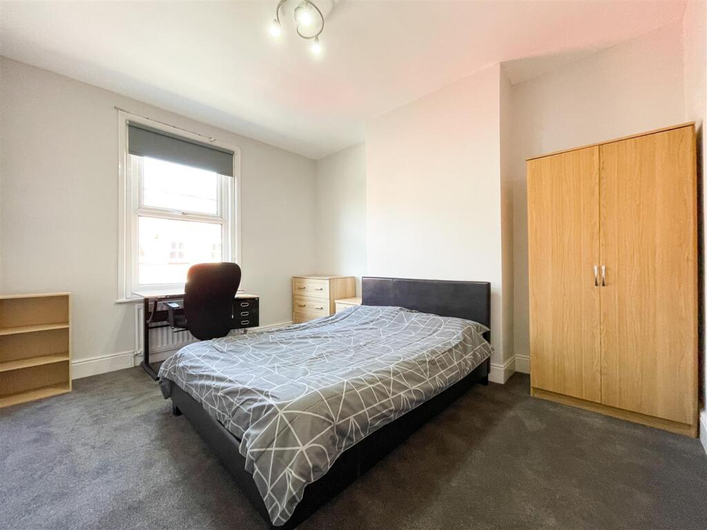 House in Sheffield - View 3