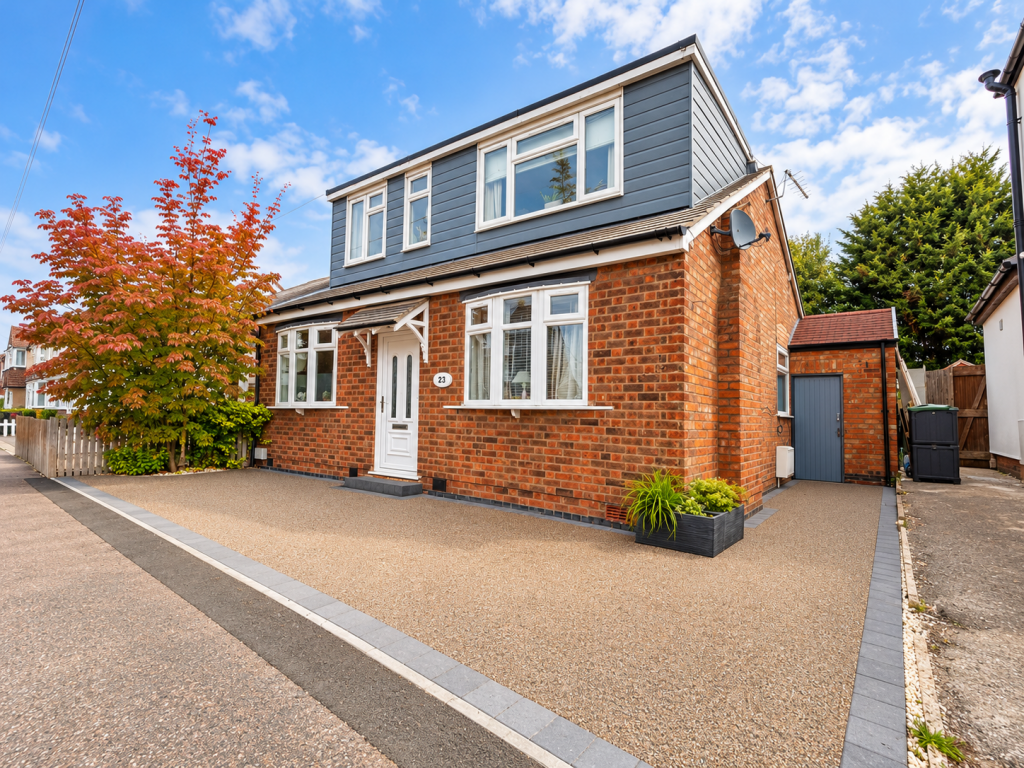 4-bed semi-detached on Central Avenue, Syston, Leicester, LE7 2EF, £295,000