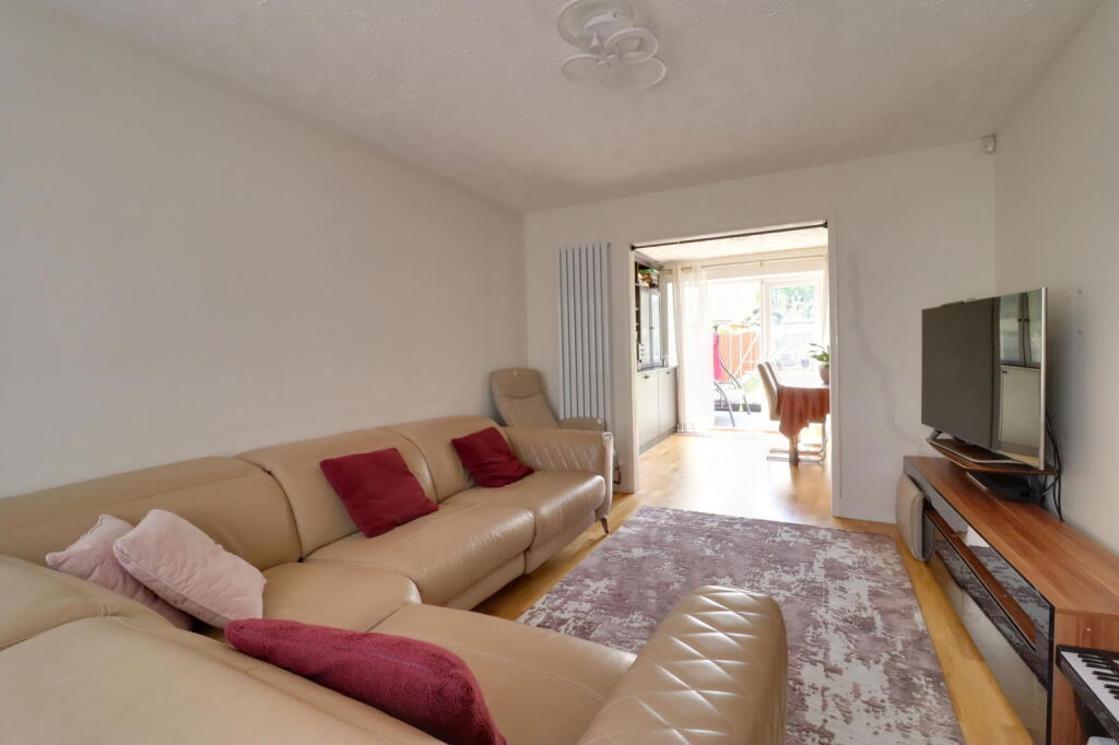 House in London - View 2