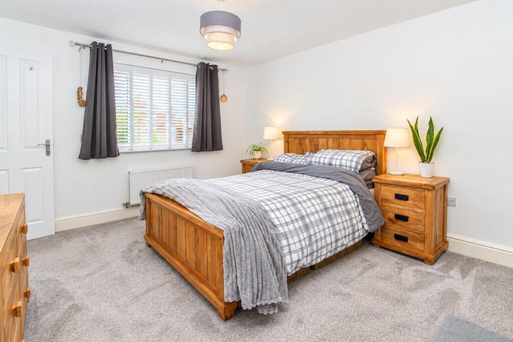 House in Wakefield, Epitome, Outwood - More