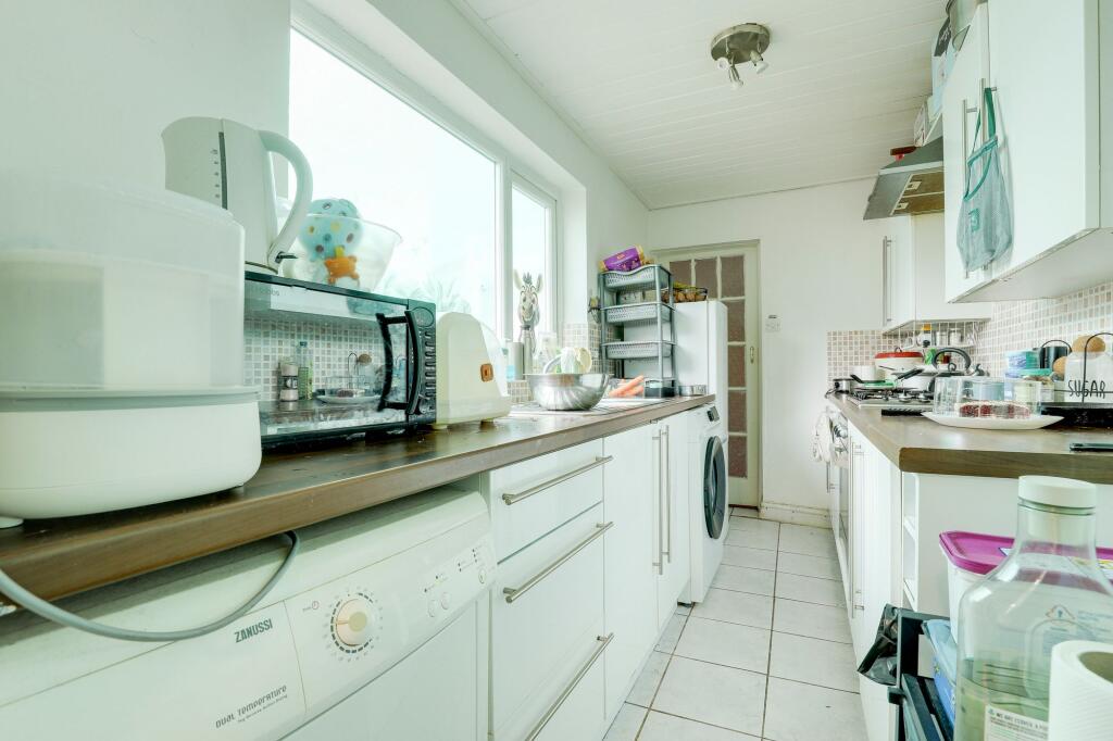Rydal Grove, Nottingham, NG6 - View 6