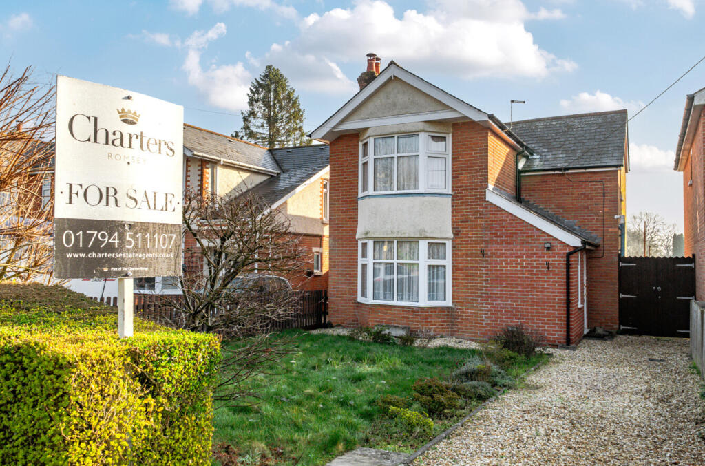 Main image of property: Calmore Road, Calmore, Southampton, Hampshire, SO40