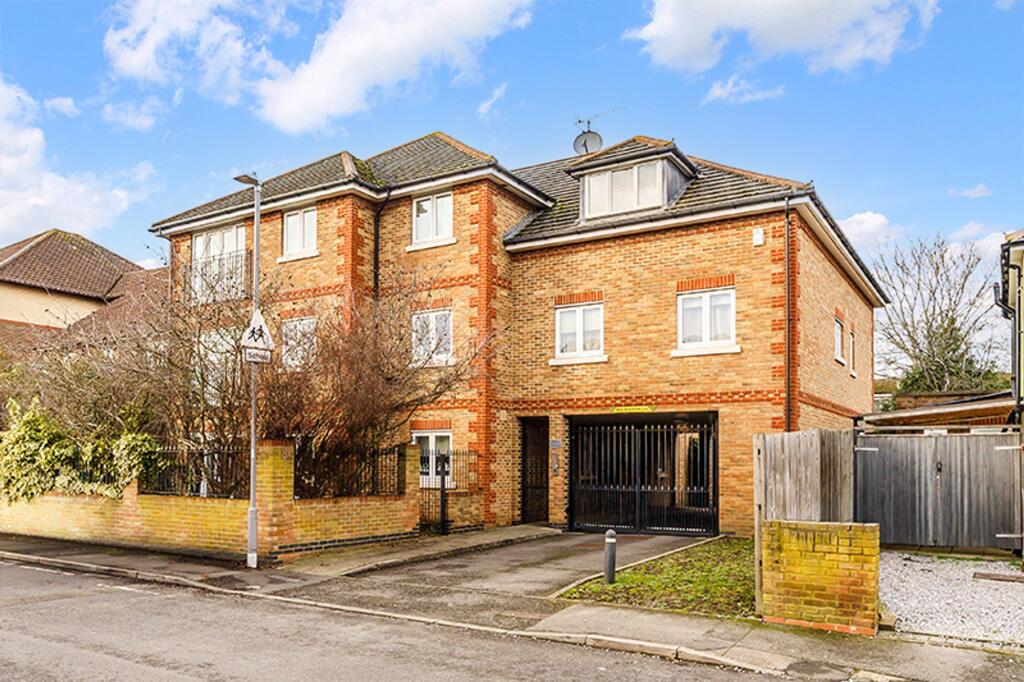 Main image of property: The Retreat, Surbiton, KT5