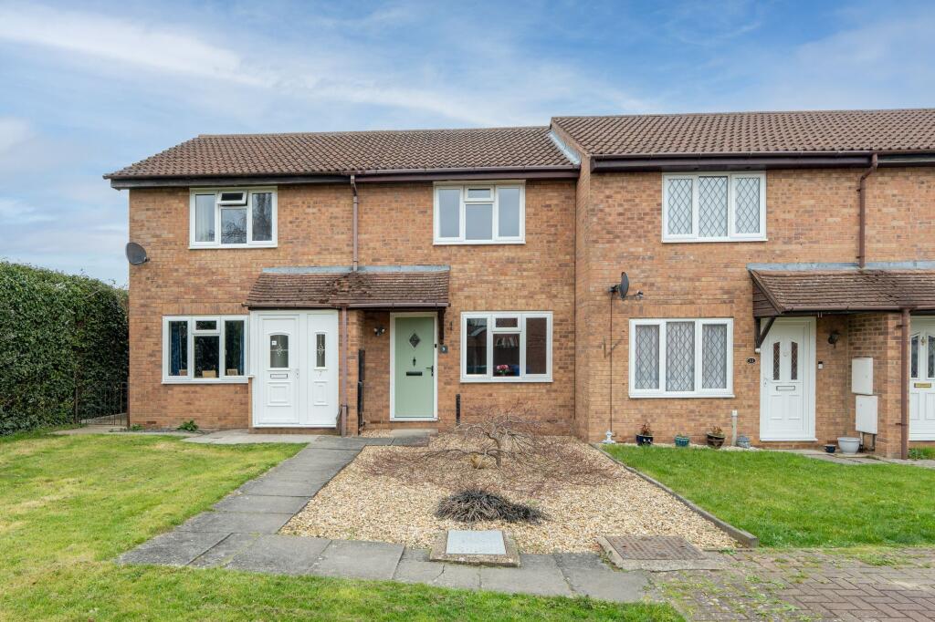 Main image of property: Moor Pond Close, Bicester, OX26