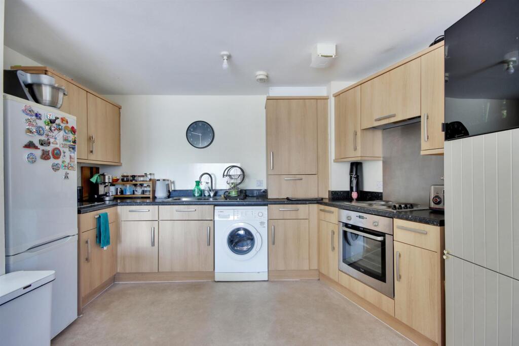 Apartment in Tonbridge - More
