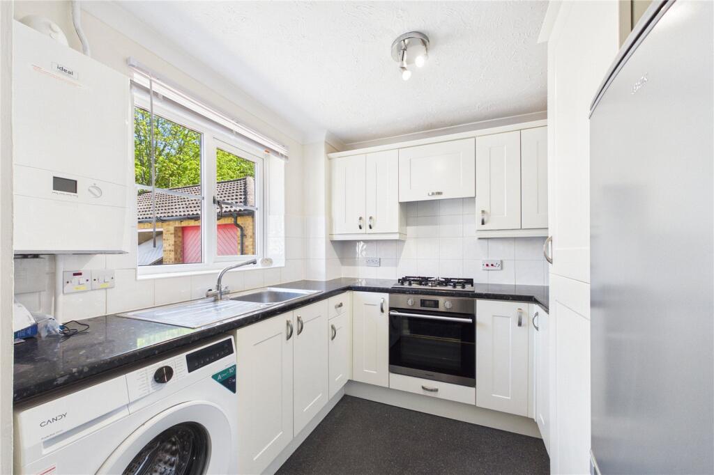 House in Basingstoke and Deane, Rooksdown - View 3