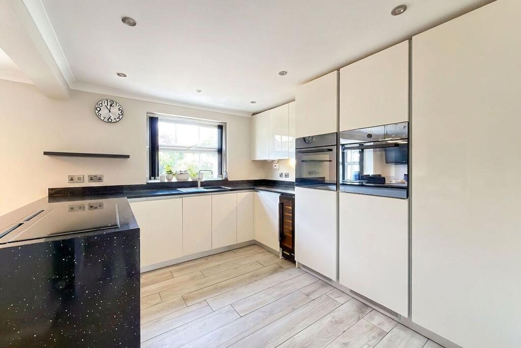 Wayside Road, Angmering, BN16 photo 4