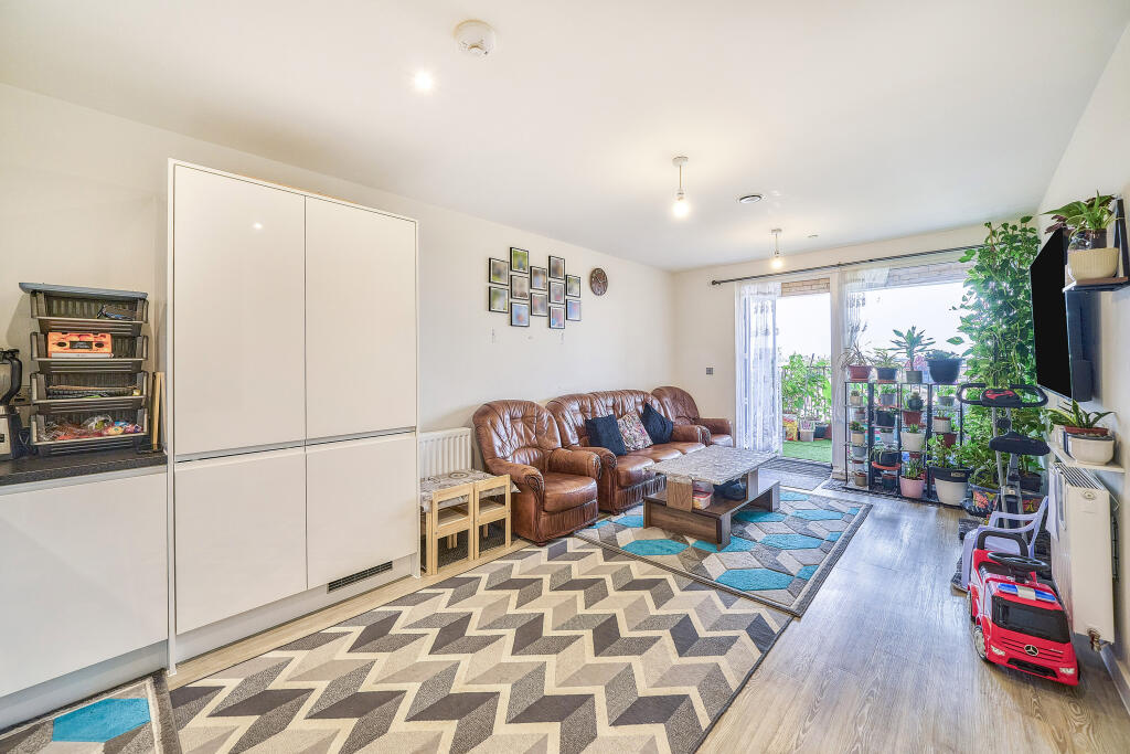 Apartment in London - View 5