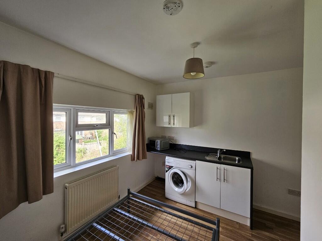 Main image of property: Shillitoe Avenue, Potters Bar, Hertfordshire, EN6