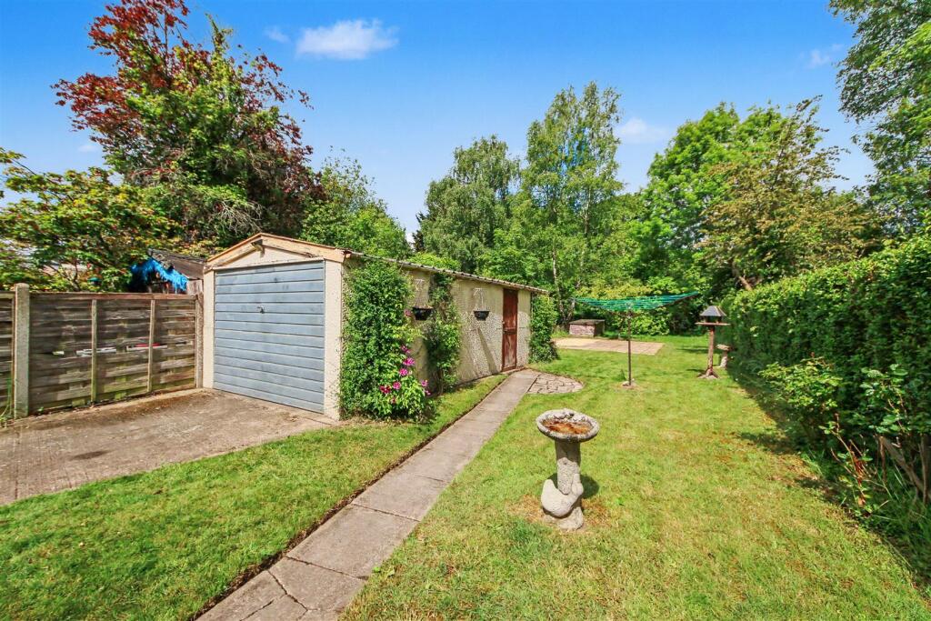 House in Radlett, Battlers Green, Aldenham - View 5