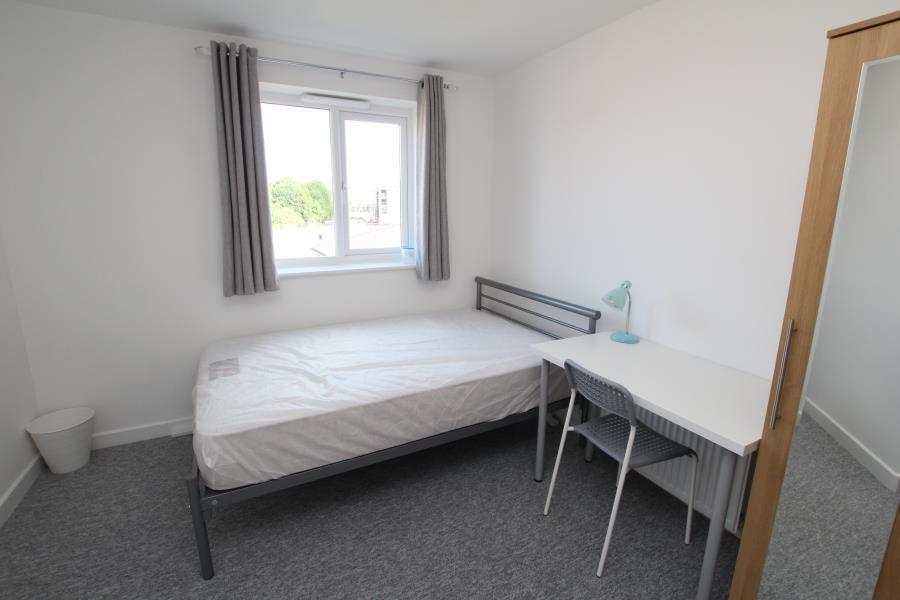 6 bedroom town house for rent in Slade Baker Way, BS16 — photo 5