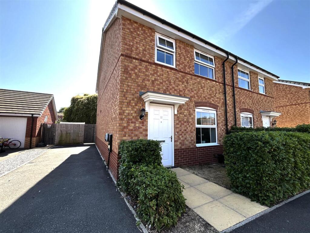 Main image of property: Yew Tree Way, Barford, Warwick