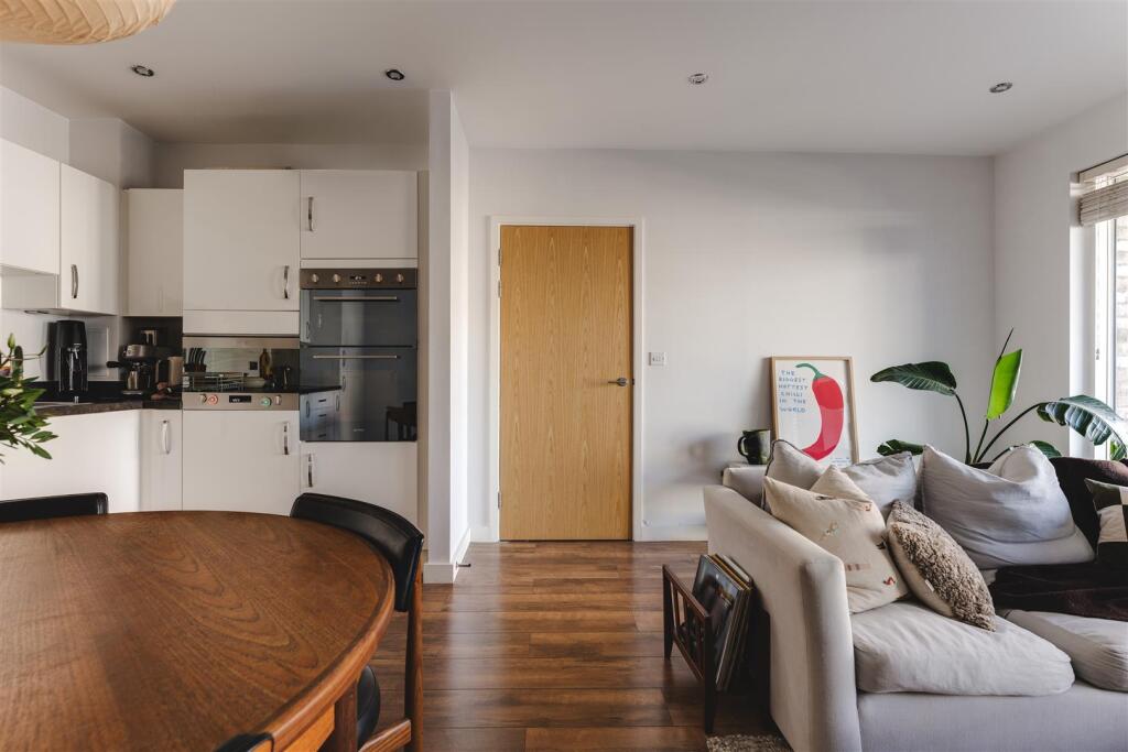 London Lane, Hackney - View 4