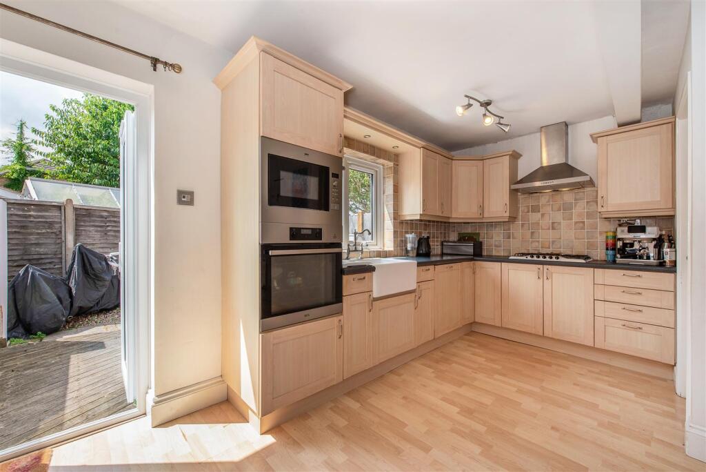 House in Arun, Woodgate, Aldingbourne - More