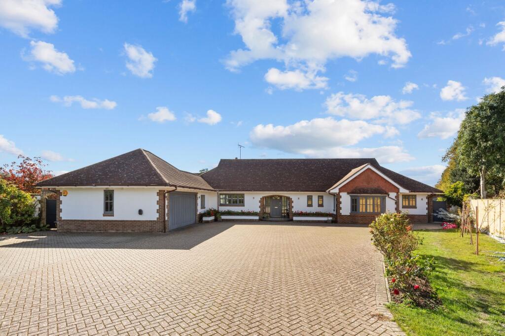 Main image of property: Vicarage Lane, East Preston, BN16