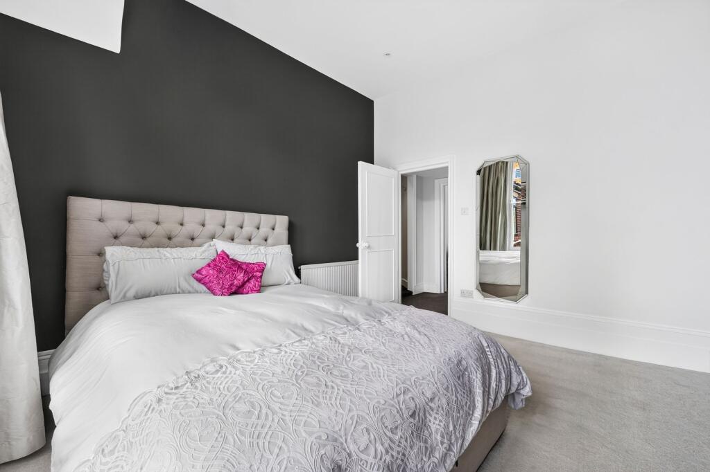 Apartment in London, Stroud Green - More