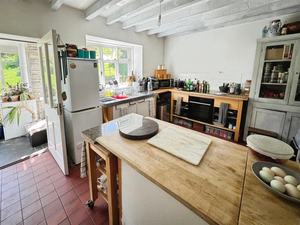 House in Sarn, Llancowrid, Kerry - View 4