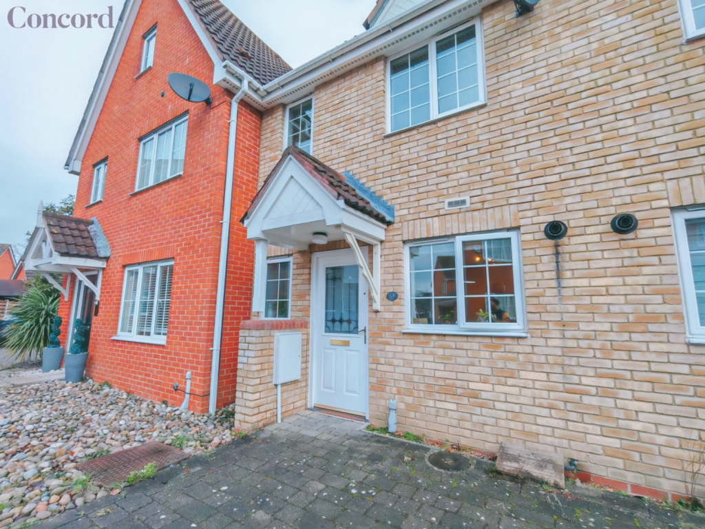 Main image of property: 31 Titus Way, Colchester