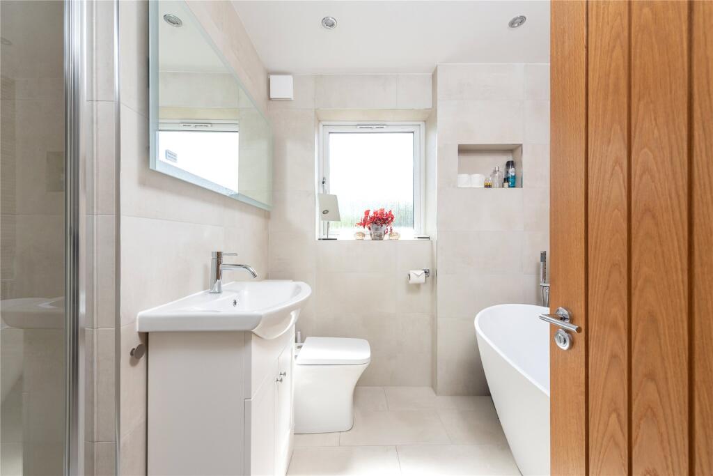 Higgs Court, Loughton, Milton Keynes, Buckinghamshire, MK5 photo 4