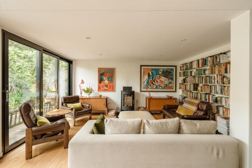 3-bed detached on Bristol, £590,000