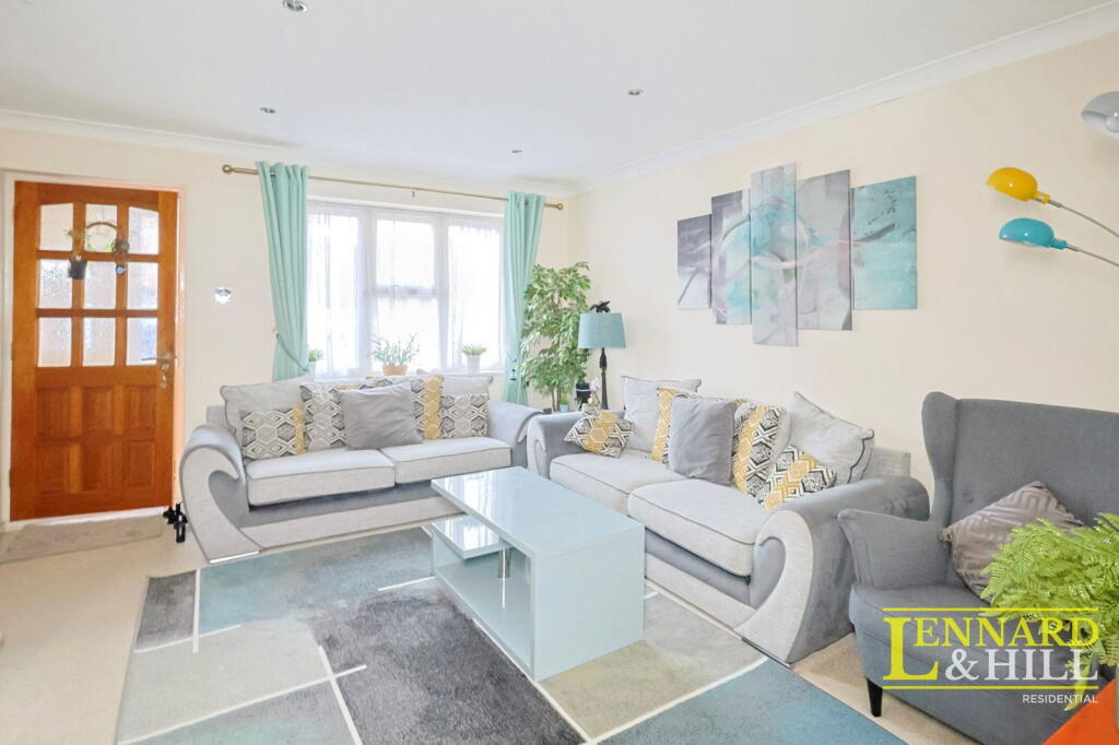 Wingfield, Badgers Dene, Grays, RM17 5JQ photo 2