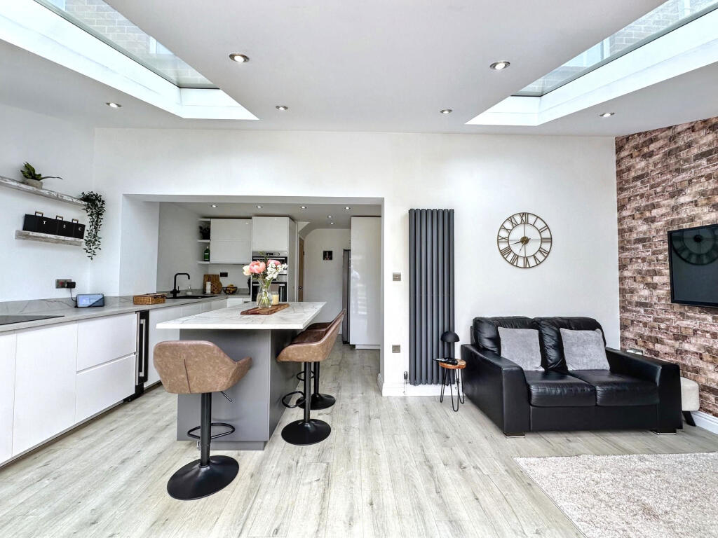 House in Sunderland, Concord - More