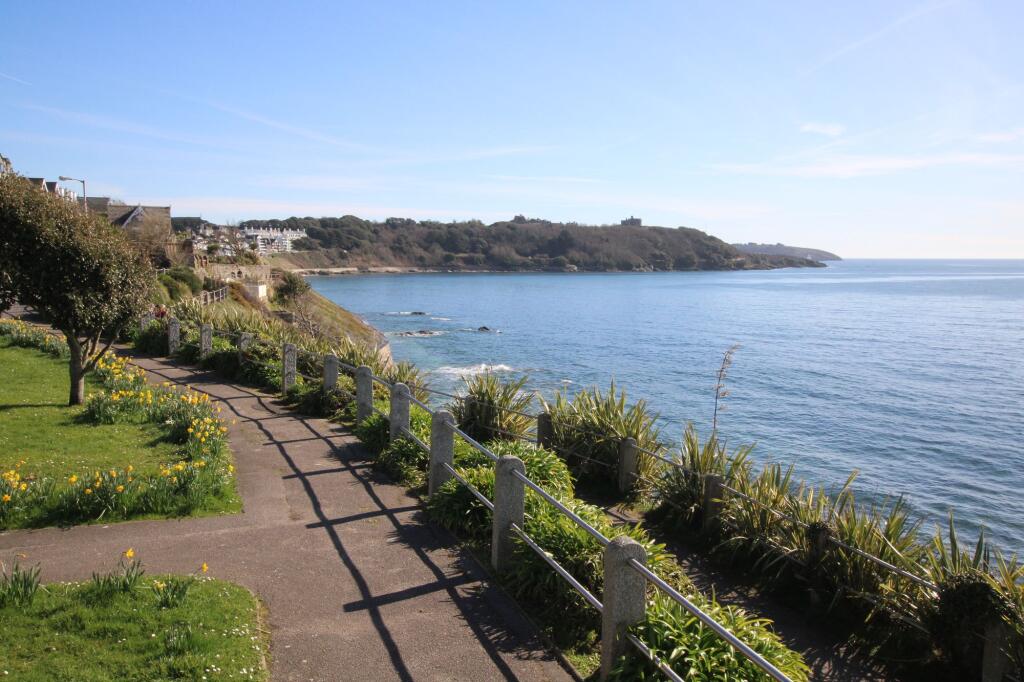 Apartment in Truro - View 4
