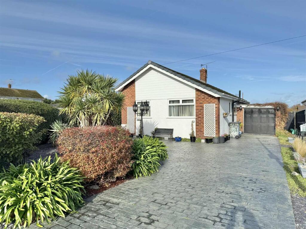 Main image of property: Mor Awel, Abergele