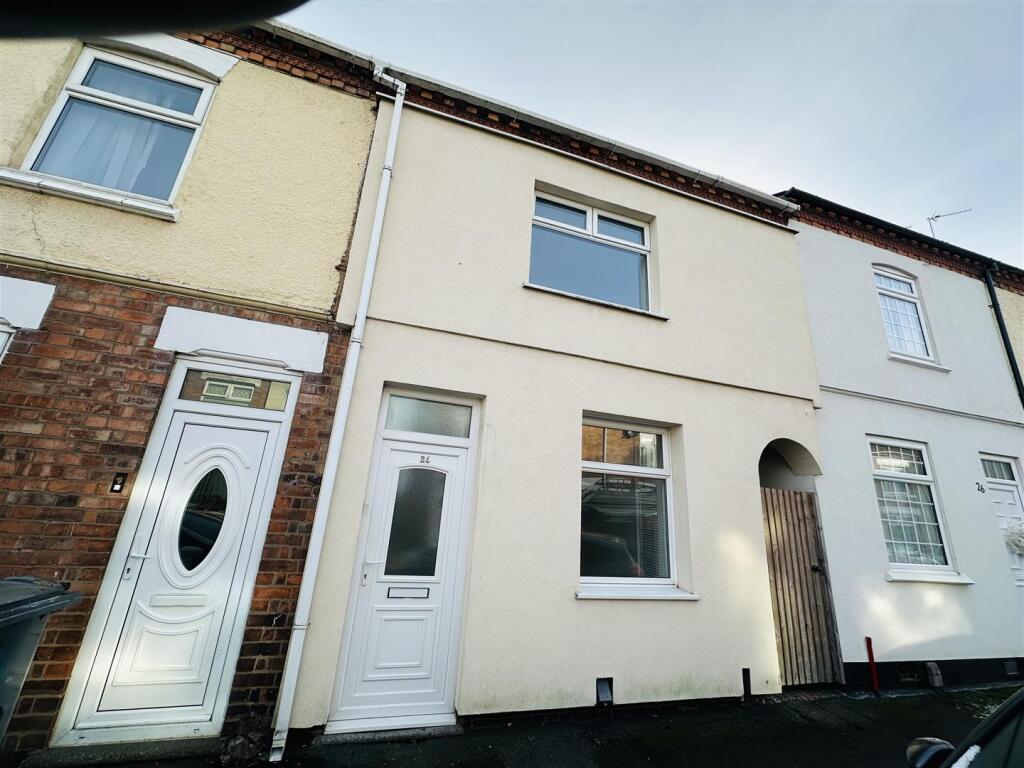 Main image of property: Wood Street, Bedworth, CV12 8AY