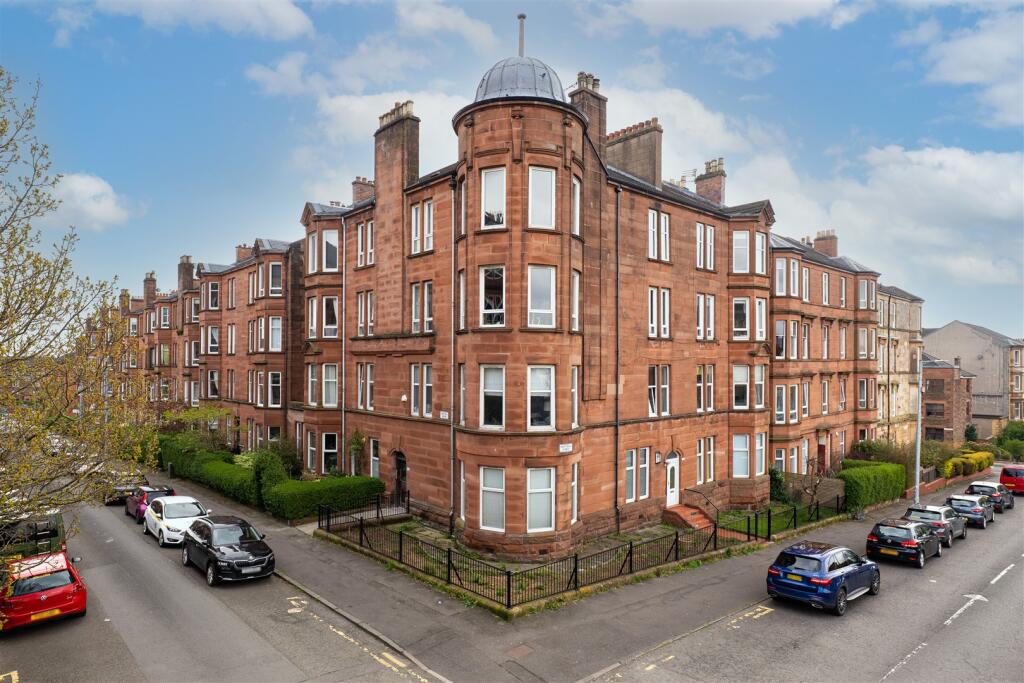 Main image of property: 2/1 296 Golfhill Drive, Dennistoun, G31 2NY