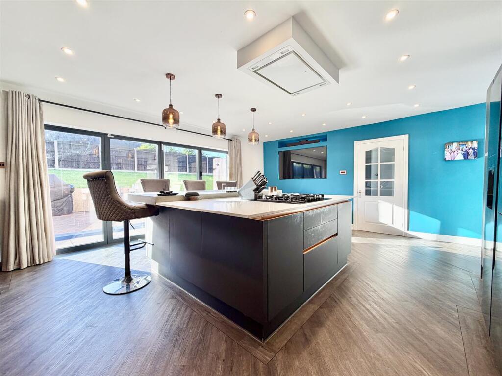 Meriden Avenue, Garforth, Leeds photo 4