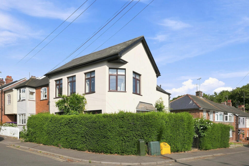Main image of property: Victoria Avenue, Saffron Walden, Essex, CB11
