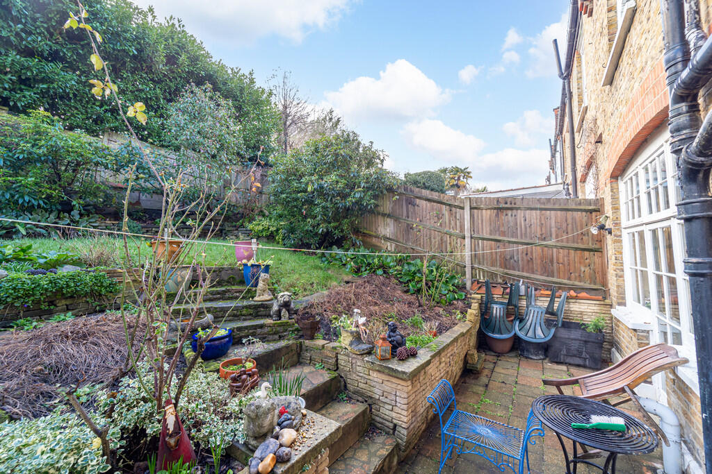 House in London - View 3