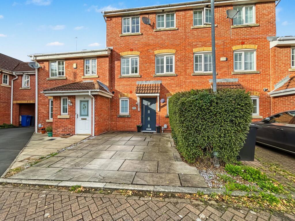 4-bed house on Kingsdale Close, Bury, BL9, £295,000