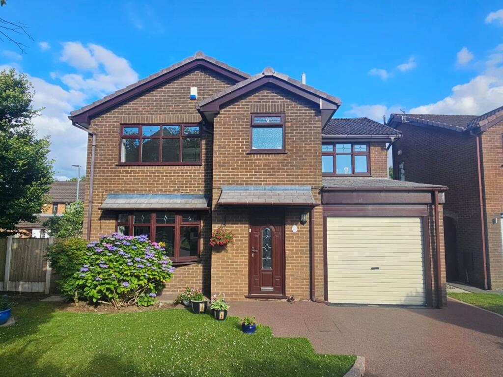 Main image of property: 18 Rowanwood, Oldham