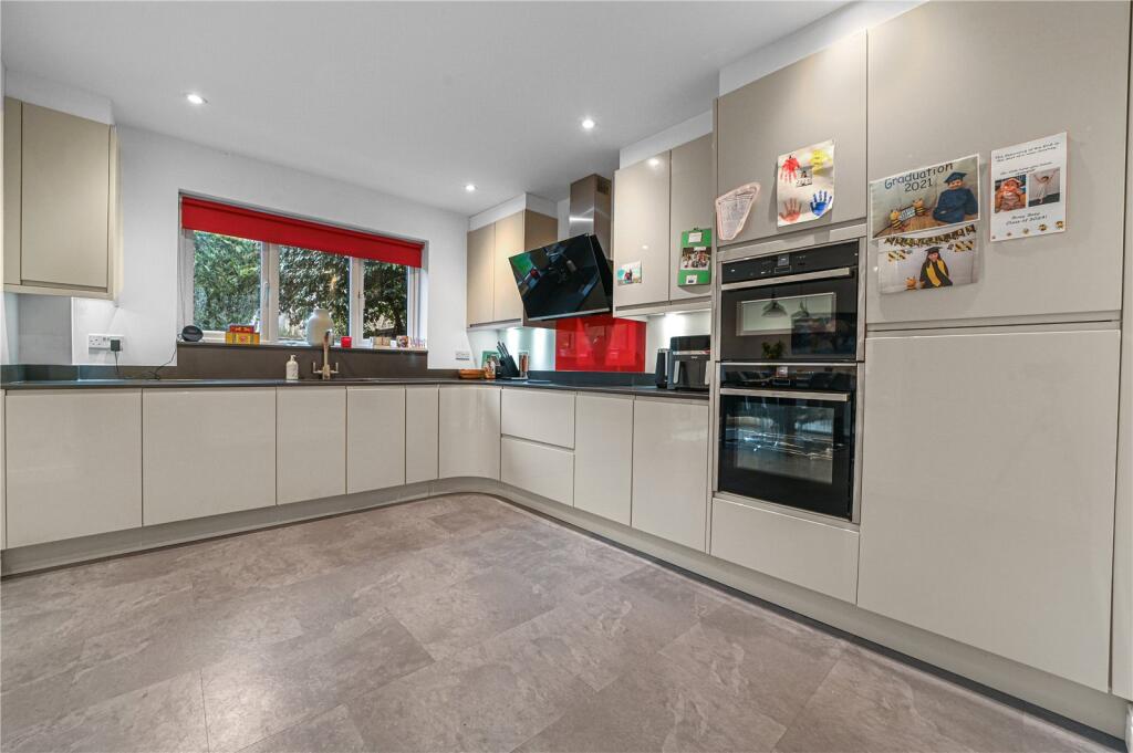 32, Yeomans Close, Thorley, Bishop's Stortford, Hertfordshire, CM23 photo 4