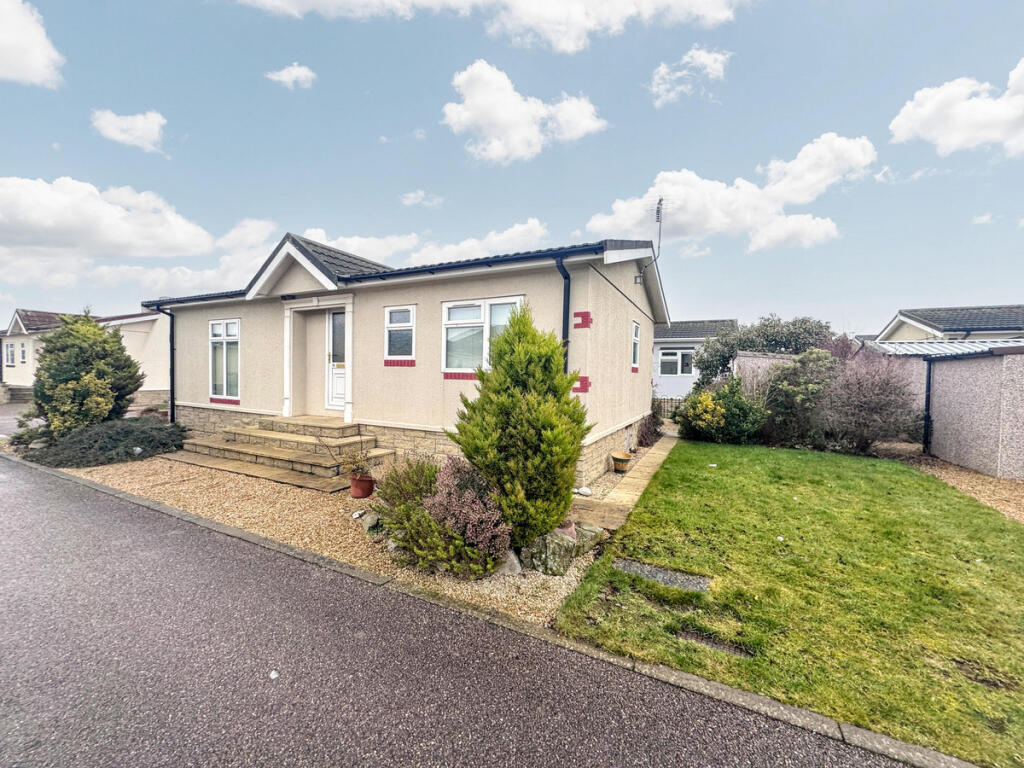 2-bed caravan on 75 Ashgrove Park, Elgin IV30 1UT, £75,000