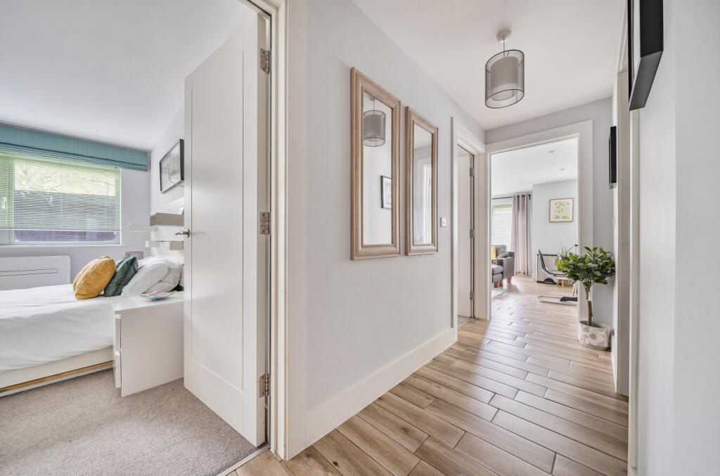 Apartment in Cardiff, Penylan - View 5