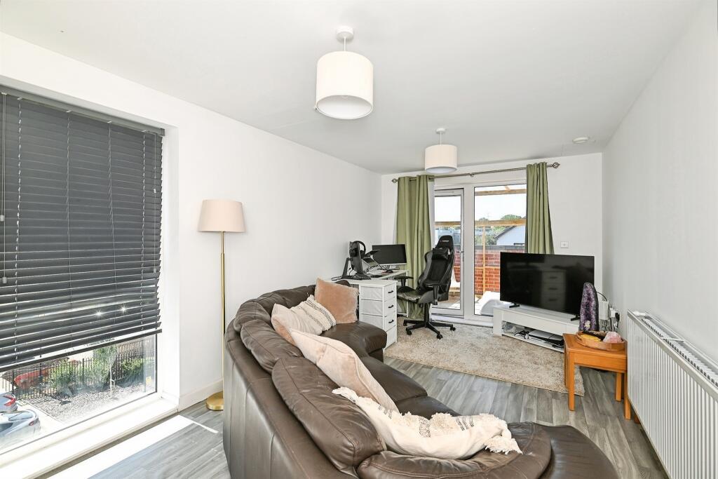 Apartment in Rochester - View 4