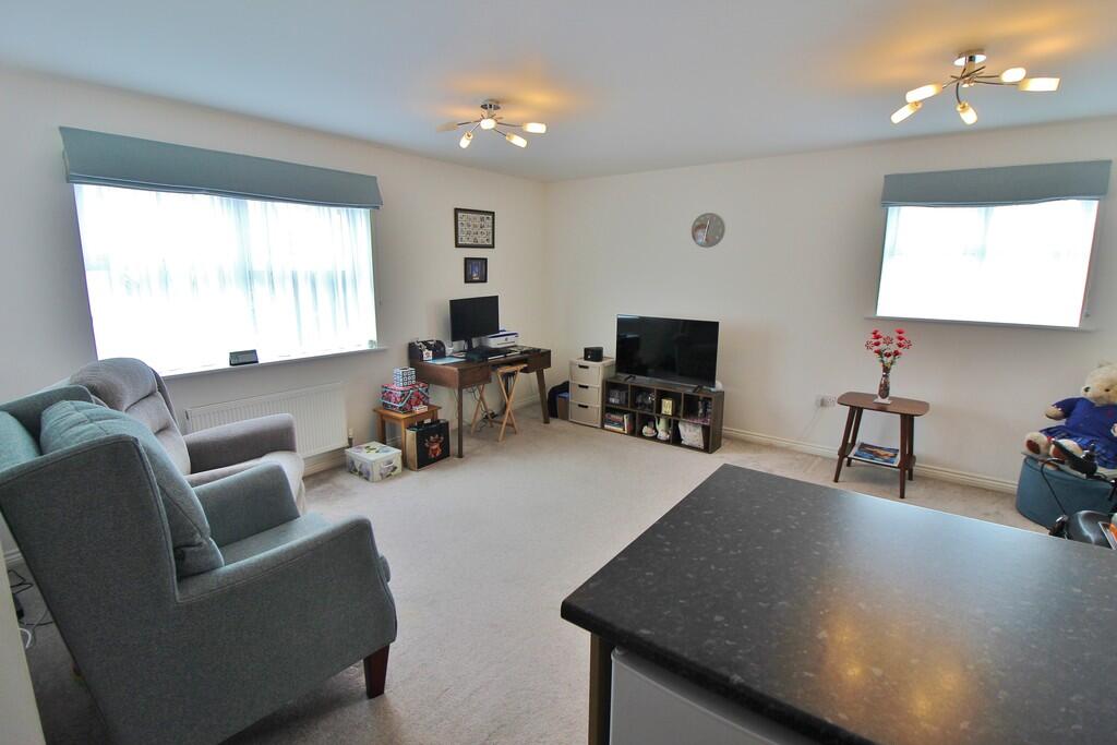 Apartment in Portsmouth - View 3