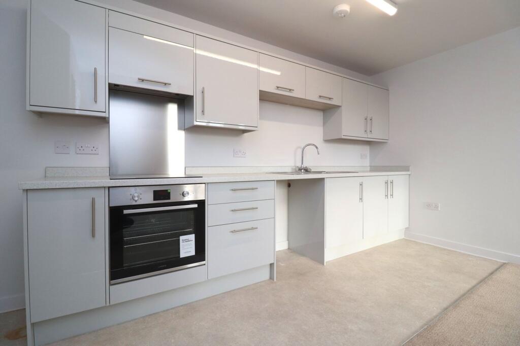 Apartment in Gloucester - View 5