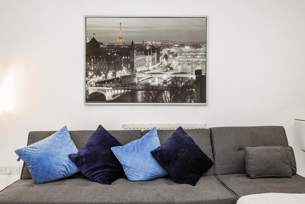 Apartment in London - More