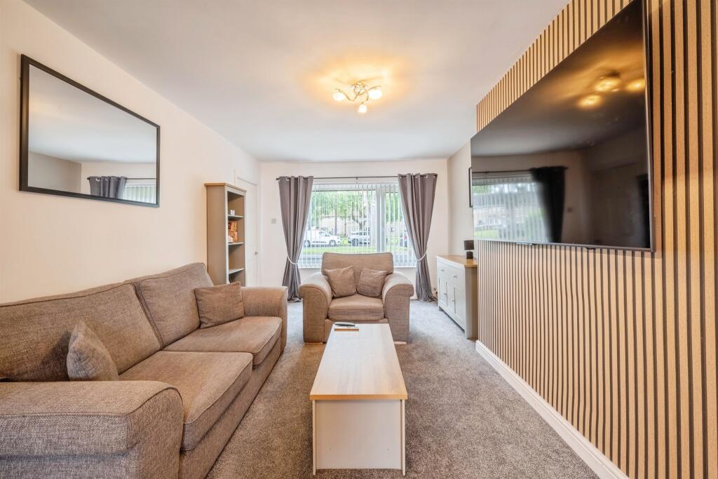 House in Hull - View 5