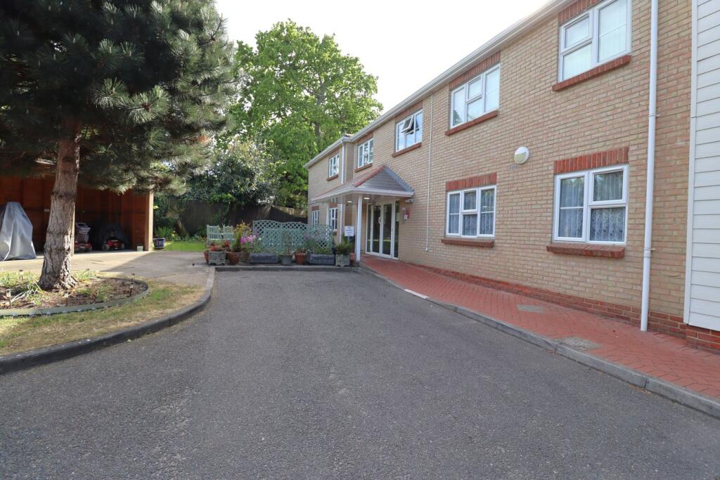 Main image of property: Southend Road, Hockley, SS5
